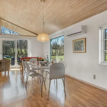 Stunning In Nibe With Kitchen * Store Ajstrup